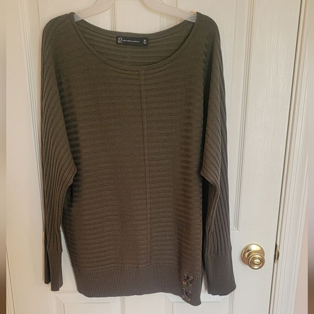 New York & Company EUC Sweater Size XXL